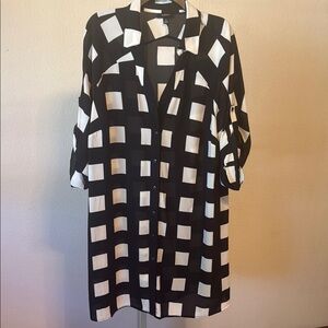 Alfani Black and‎ White Geometric Top